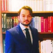 Insegnante aiuto compiti di diritto da remoto